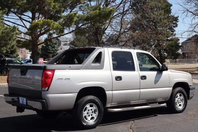 used 2004 Chevrolet Avalanche car, priced at $9,999