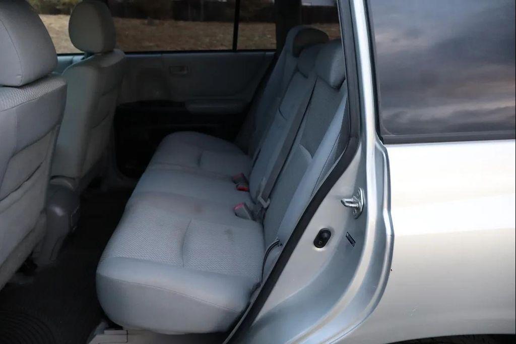 used 2007 Toyota Highlander car, priced at $5,999