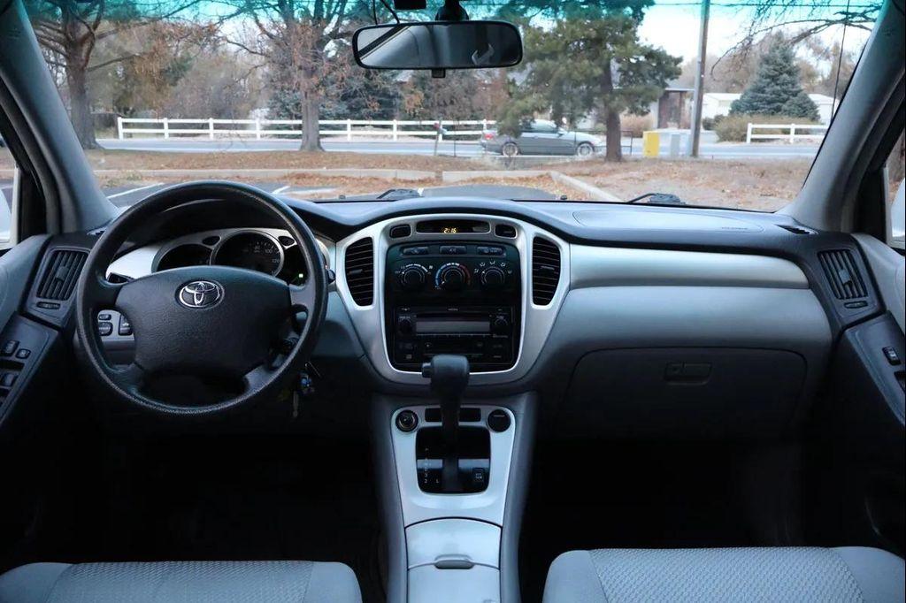 used 2007 Toyota Highlander car, priced at $5,999