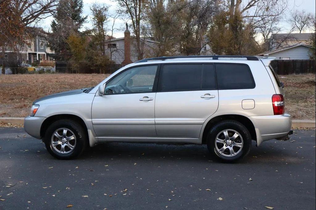 used 2007 Toyota Highlander car, priced at $5,999
