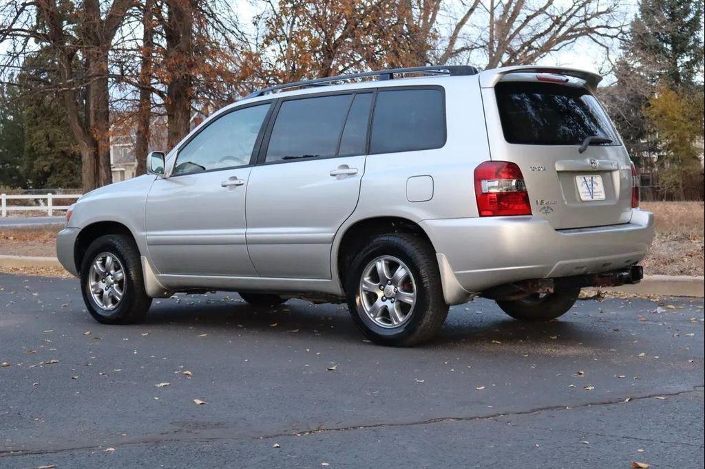 used 2007 Toyota Highlander car, priced at $5,999