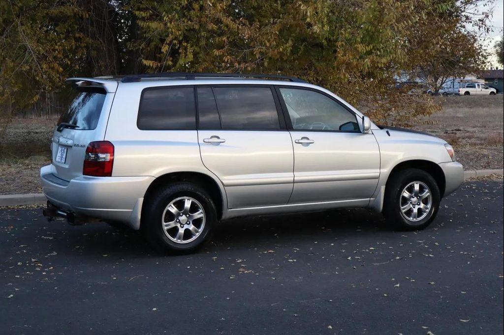 used 2007 Toyota Highlander car, priced at $5,999