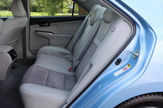used 2013 Toyota Camry Hybrid car, priced at $12,999
