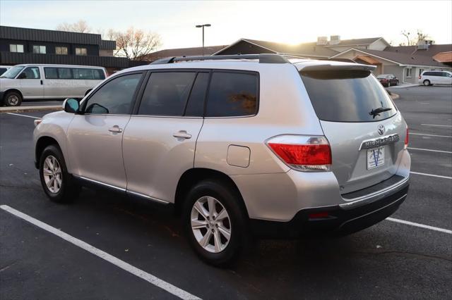 used 2013 Toyota Highlander car, priced at $13,999