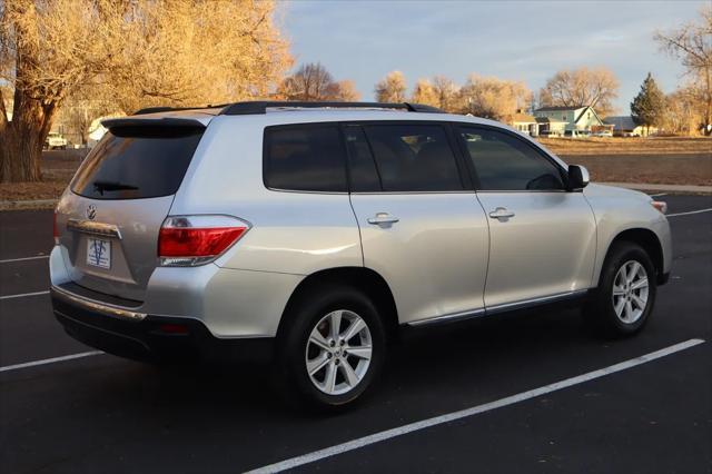 used 2013 Toyota Highlander car, priced at $13,999