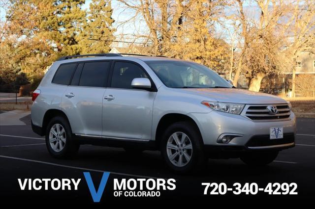 used 2013 Toyota Highlander car, priced at $13,999