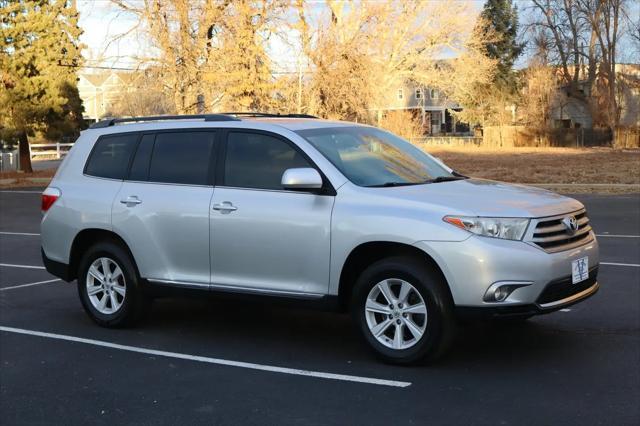 used 2013 Toyota Highlander car, priced at $13,999