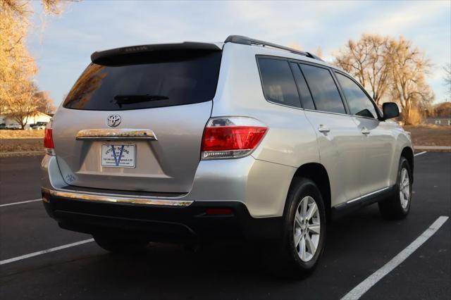 used 2013 Toyota Highlander car, priced at $13,999