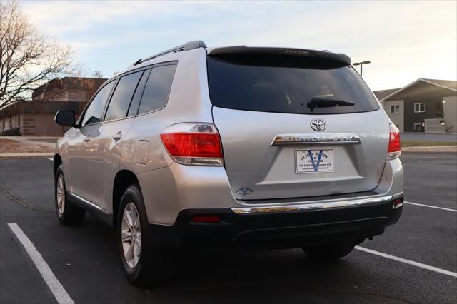 used 2013 Toyota Highlander car, priced at $13,999