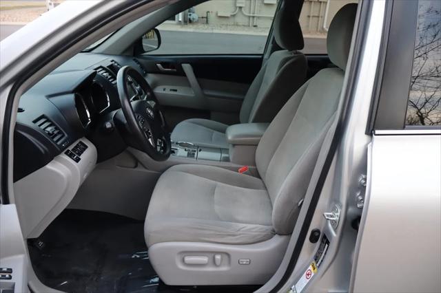 used 2013 Toyota Highlander car, priced at $13,999