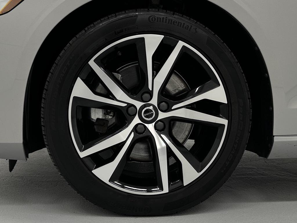 used 2024 Volvo S60 car, priced at $25,999