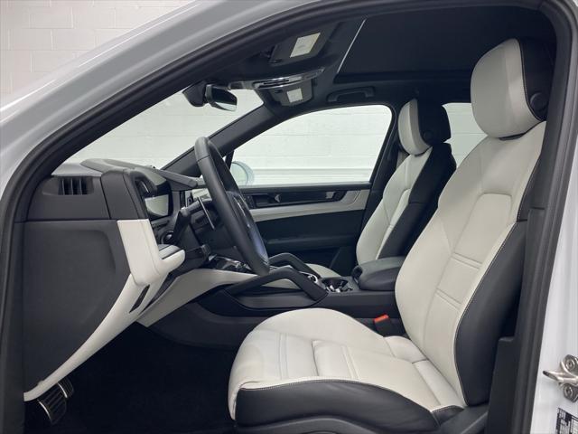 used 2025 Porsche Cayenne E-Hybrid car, priced at $126,999