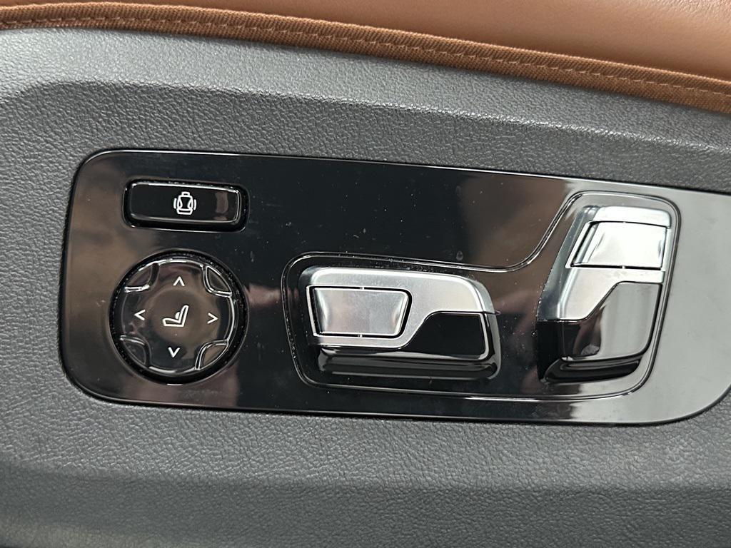 used 2023 BMW X7 car, priced at $62,998