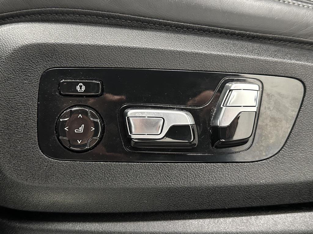 used 2025 BMW X7 car, priced at $88,997