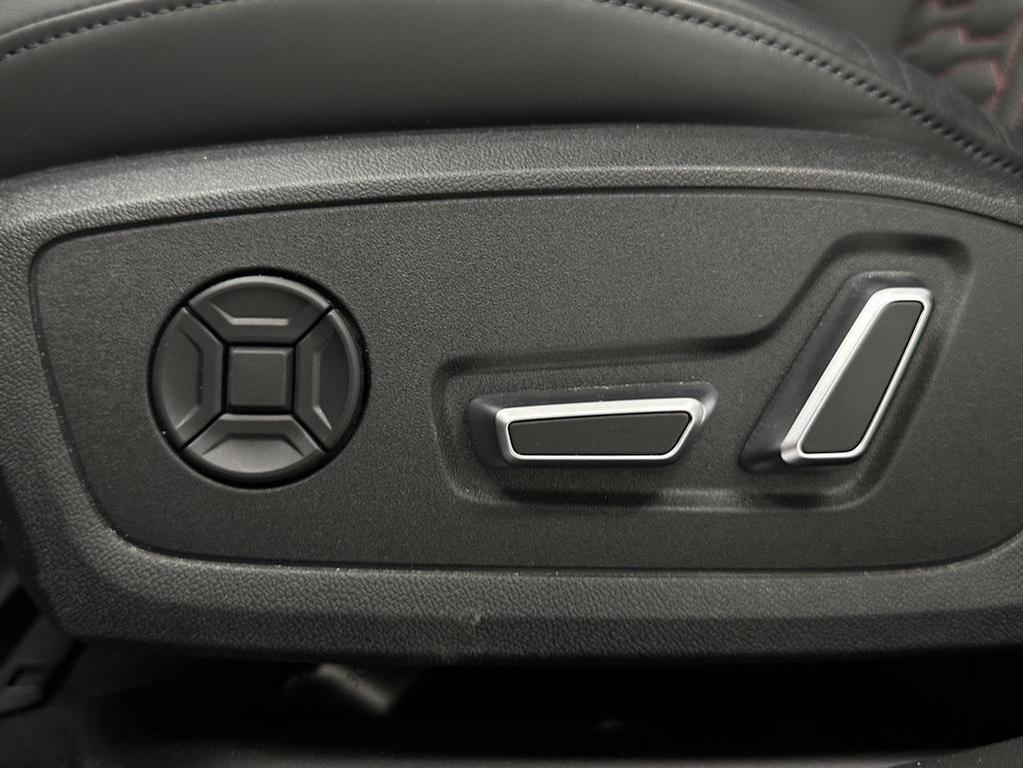 used 2025 Audi RS 6 Avant car, priced at $131,964
