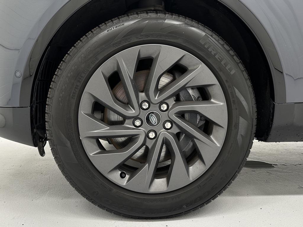 used 2024 Land Rover Discovery car, priced at $56,999