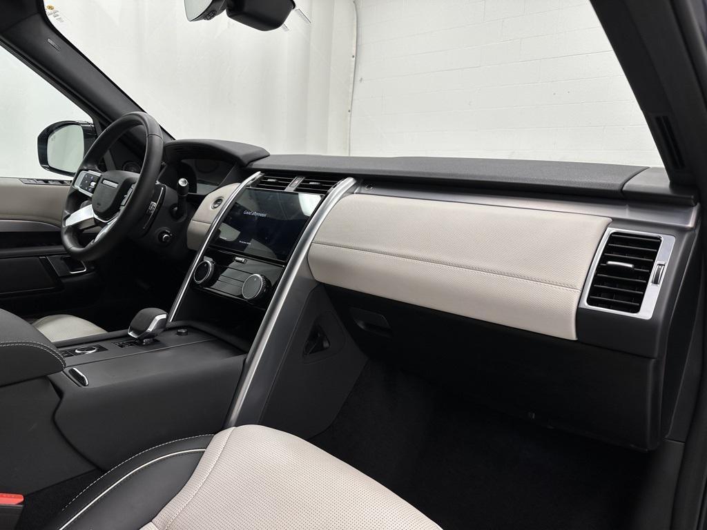used 2024 Land Rover Discovery car, priced at $56,999