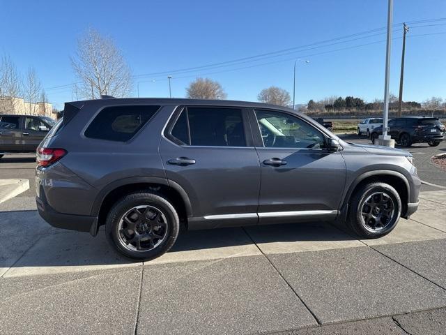 new 2025 Honda Pilot car, priced at $46,711