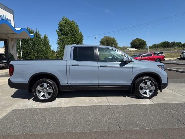 new 2025 Honda Ridgeline car, priced at $42,193