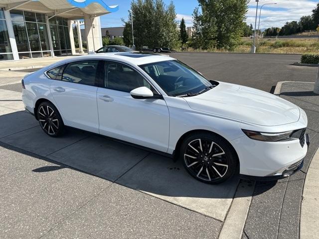 new 2024 Honda Accord Hybrid car, priced at $37,617