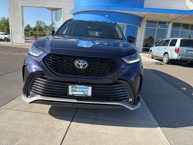 used 2022 Toyota Highlander car, priced at $37,477