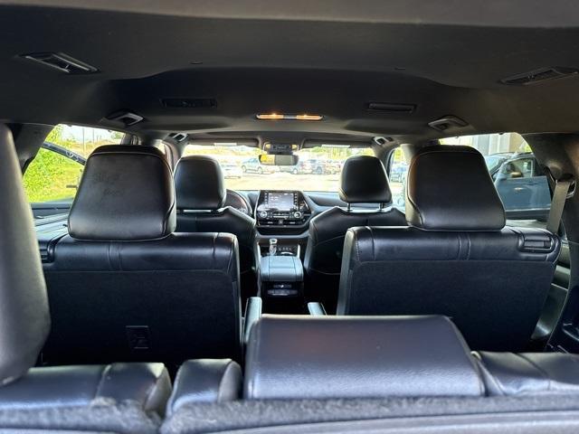 used 2022 Toyota Highlander car, priced at $37,477