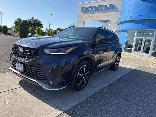 used 2022 Toyota Highlander car, priced at $37,477