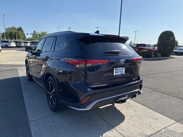 used 2022 Toyota Highlander car, priced at $37,477