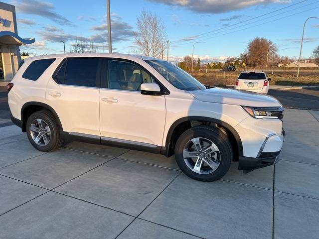 new 2024 Honda Pilot car, priced at $44,167