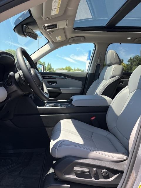 new 2025 Honda Pilot car, priced at $49,993