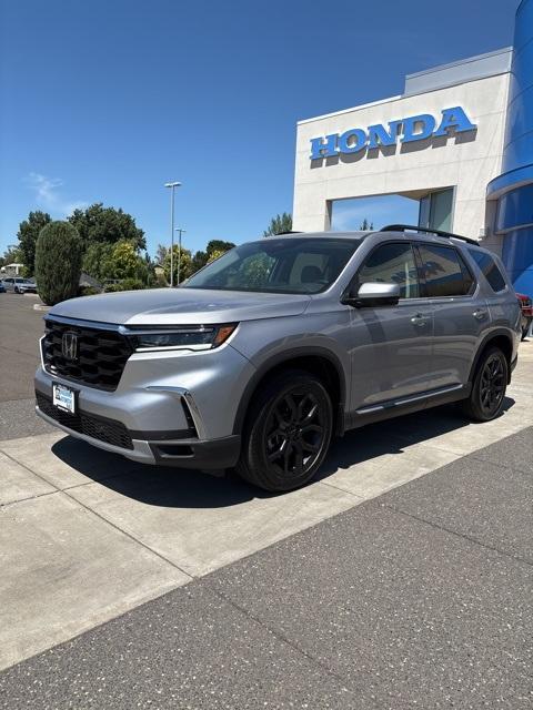 new 2025 Honda Pilot car, priced at $49,993