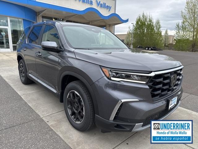 new 2025 Honda Pilot car, priced at $47,950