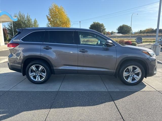 used 2018 Toyota Highlander car, priced at $27,411