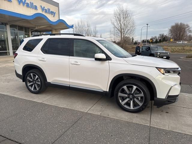 new 2025 Honda Pilot car, priced at $52,619