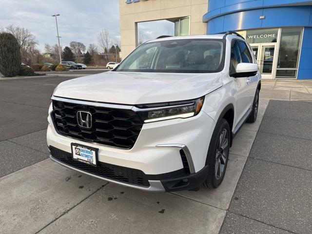 new 2025 Honda Pilot car, priced at $52,619