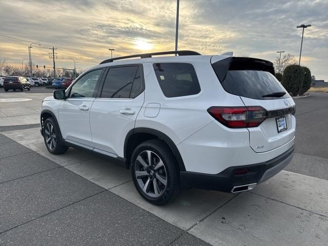 new 2025 Honda Pilot car, priced at $52,619