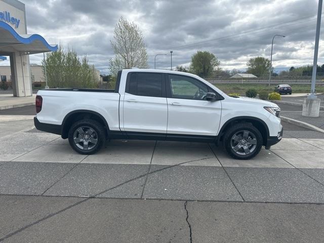 new 2024 Honda Ridgeline car, priced at $43,950