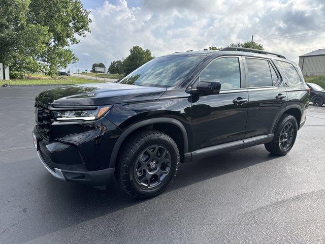 new 2025 Honda Pilot car, priced at $50,850