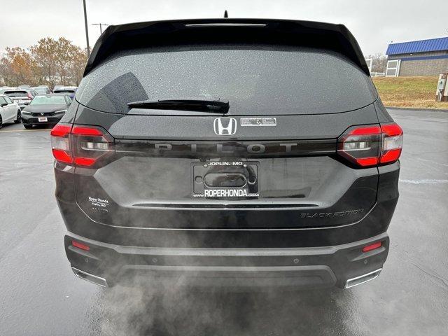 new 2025 Honda Pilot car, priced at $55,975