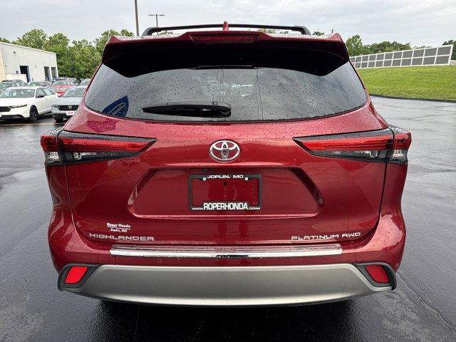 used 2021 Toyota Highlander car, priced at $38,980