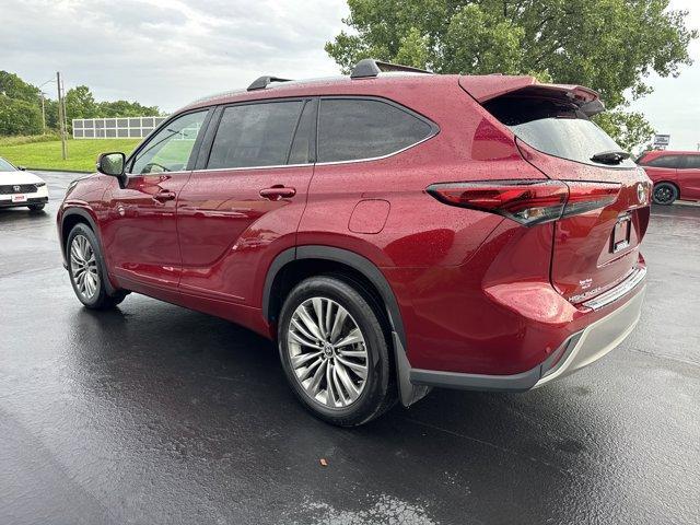 used 2021 Toyota Highlander car, priced at $38,980