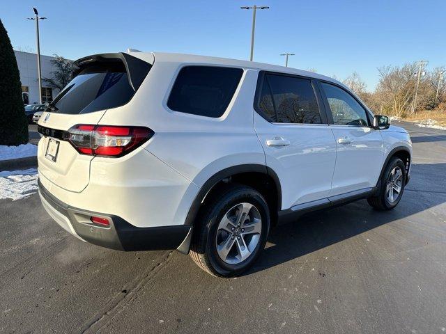 new 2025 Honda Pilot car, priced at $47,450