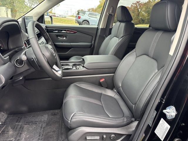 new 2025 Honda Pilot car, priced at $47,095