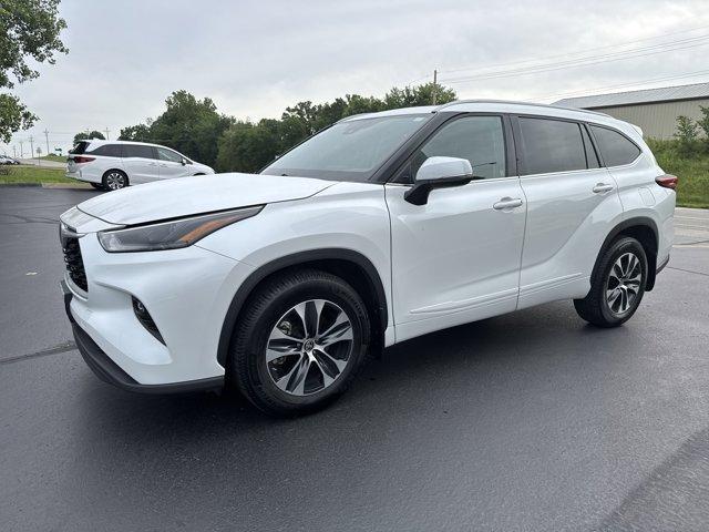 used 2022 Toyota Highlander car, priced at $37,980