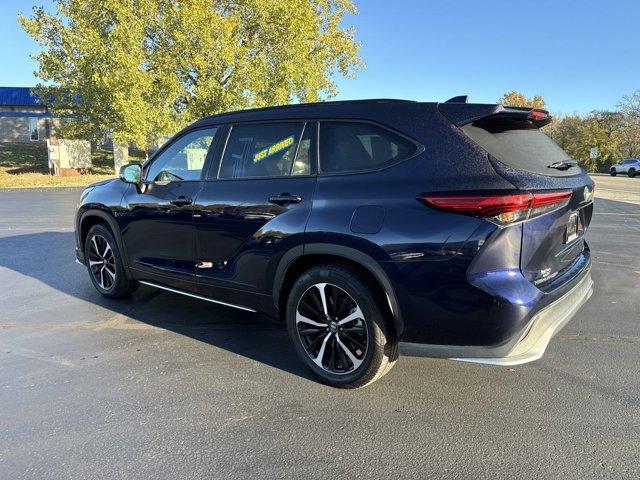 used 2021 Toyota Highlander car, priced at $32,482