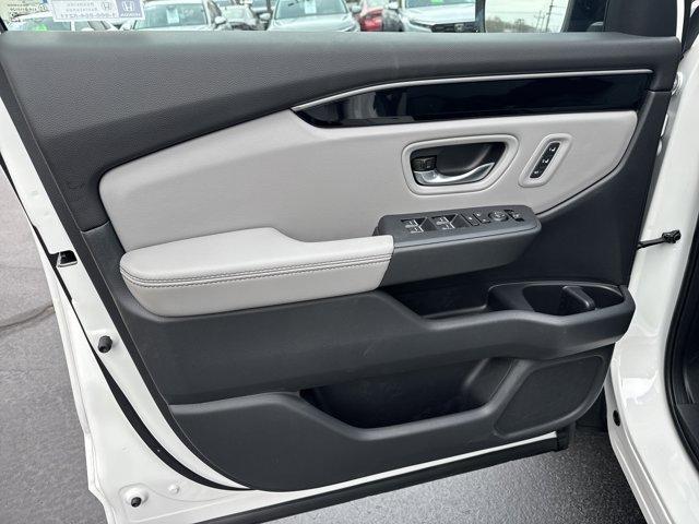 new 2025 Honda Pilot car, priced at $47,550