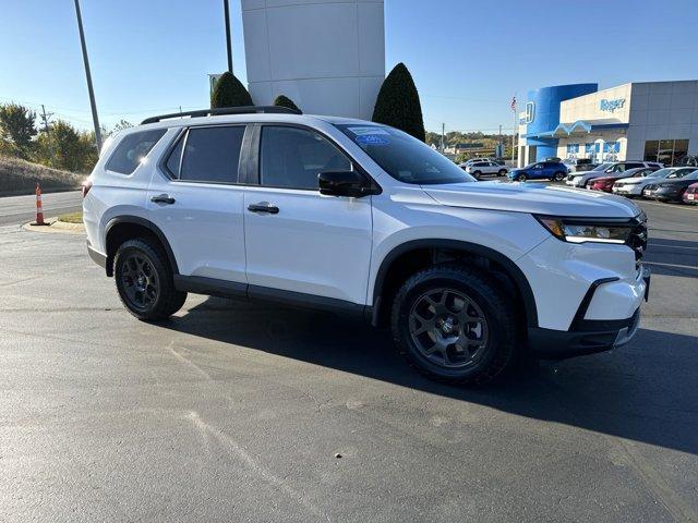 new 2025 Honda Pilot car, priced at $51,250