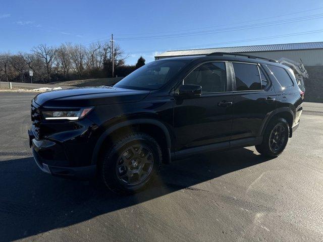 new 2025 Honda Pilot car, priced at $50,850