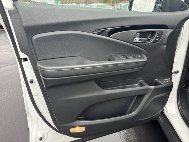 used 2022 Honda Pilot car, priced at $31,980