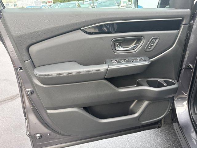 new 2025 Honda Pilot car, priced at $47,095